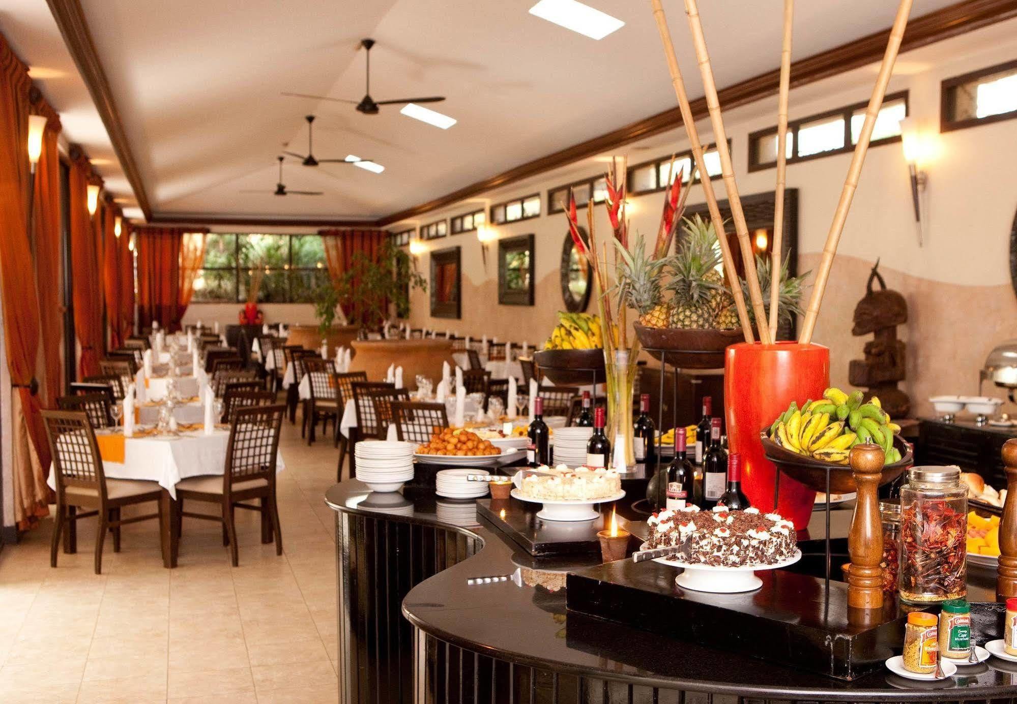 Protea Hotel By Marriott Kampala Eksteriør bilde