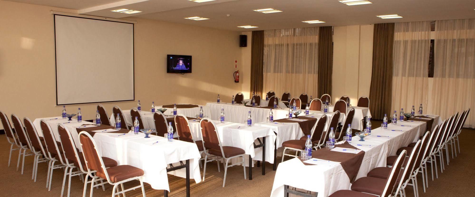 Protea Hotel By Marriott Kampala Eksteriør bilde